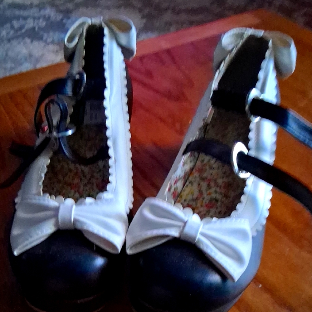 Elegant Black and White Bow Women's Shoes